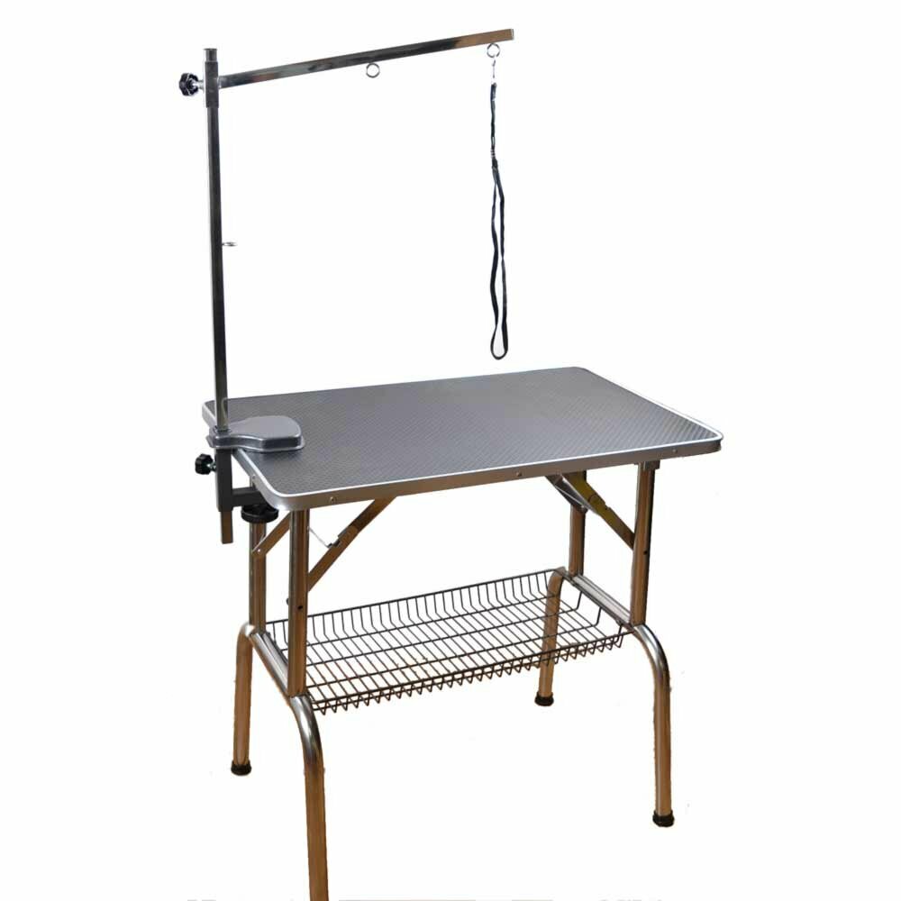 Mobile grooming table with gallows, grooming arm and accessory basket