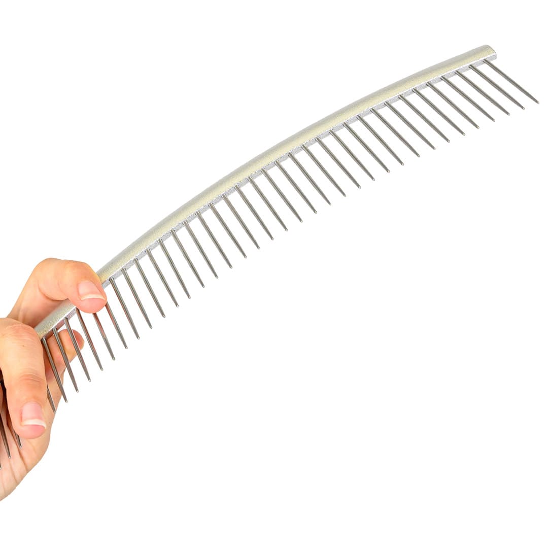 Curved metal dog comb for scissor cutting