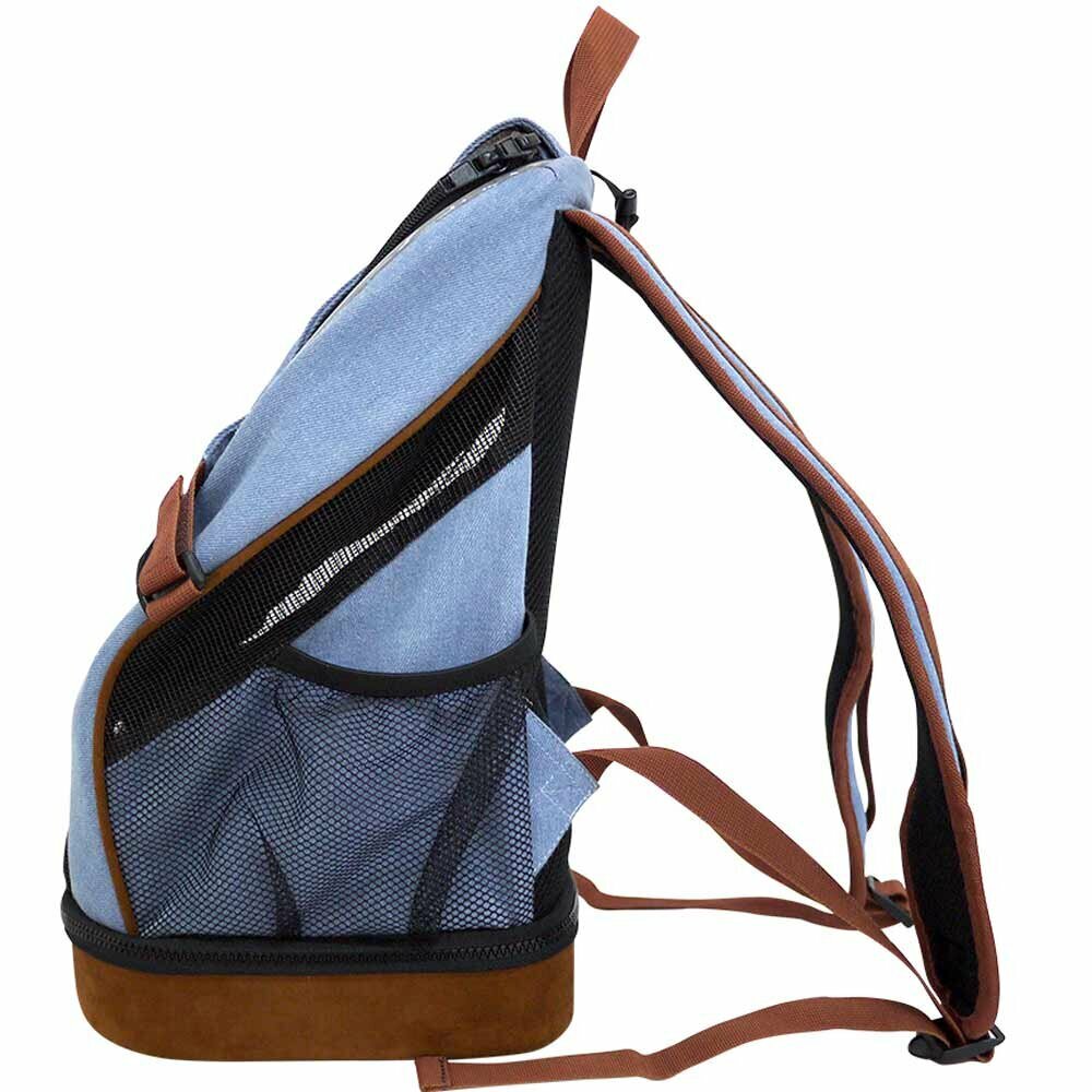 Pet transport Backpack with breathable back part