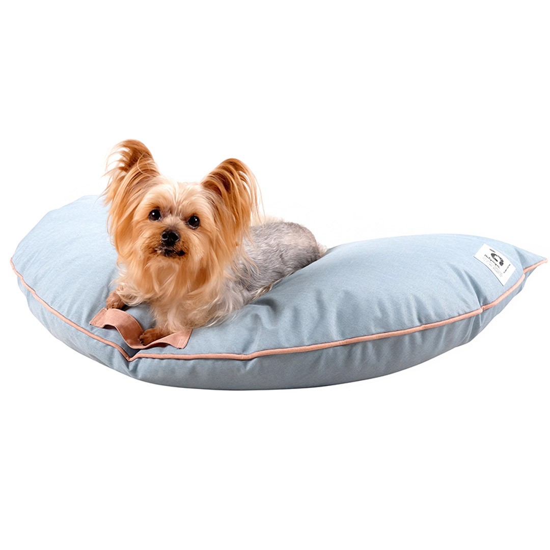 The sleeping croissant for dogs with cotton filling