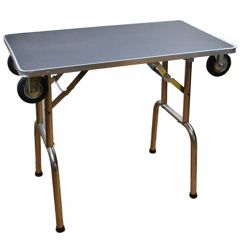 Stable GogiPet grooming table with wheels