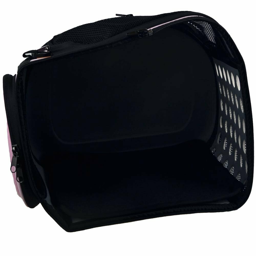 Spacious dog bag with safety strap