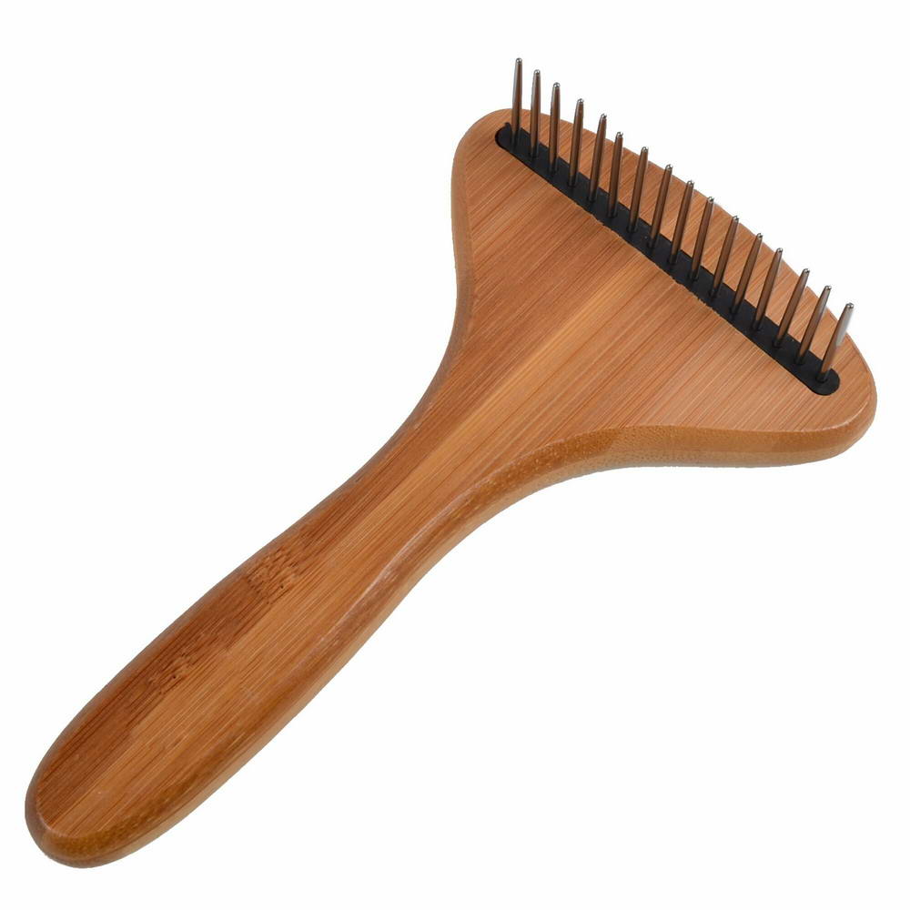 Bamboo Curry comb with 16 rotating teeth