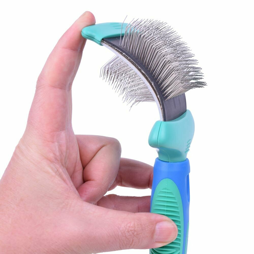 Plush brush with 2 sides - one for tangles and dirt - a soft dog brush for the skin and careful care - GogiPet Multibrush