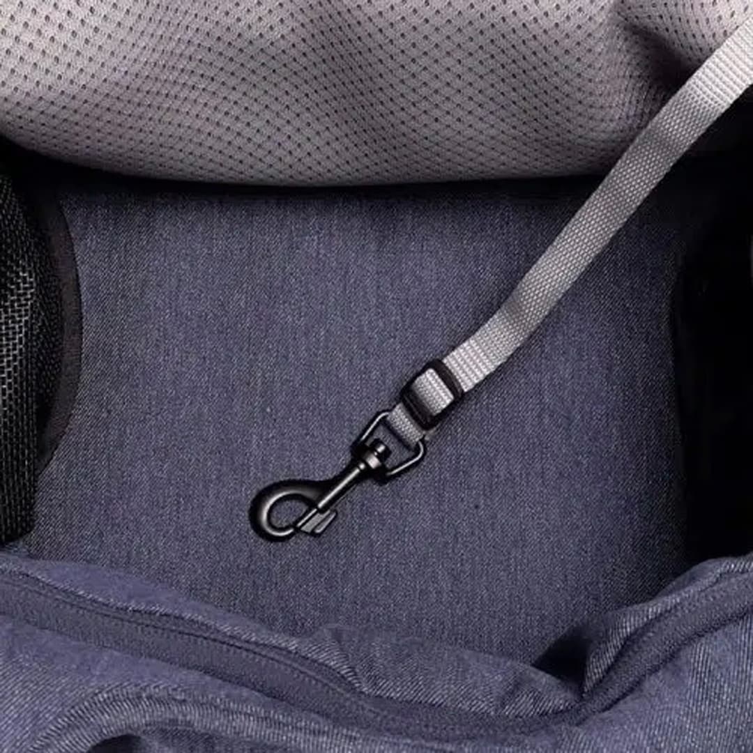 Jeans dog backpack with safety belt