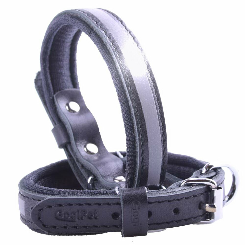 GogiPet® reflector leather dog collar black for more safety on the road