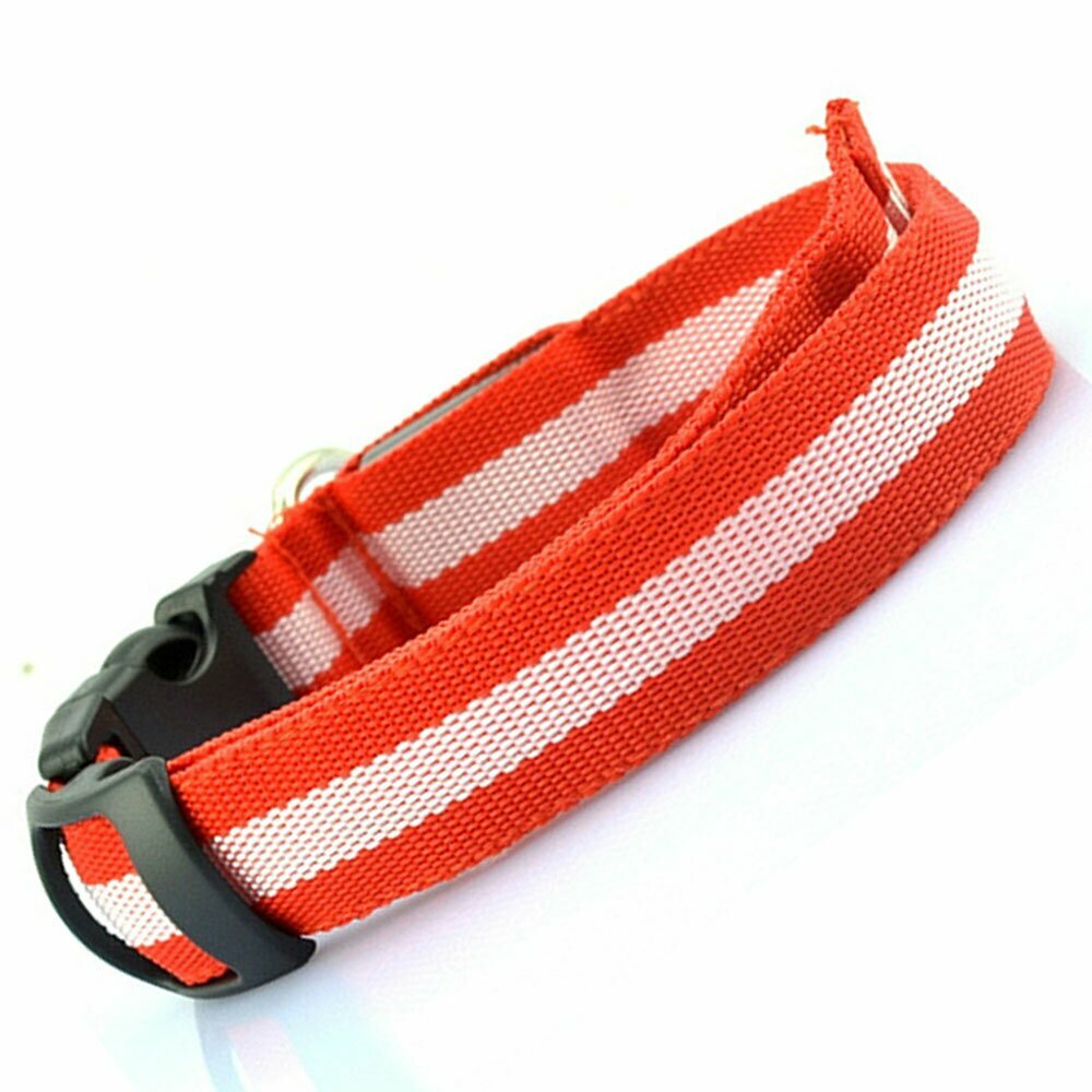 Dog collars with snap fastener for quick donning and doffing - Red light collar