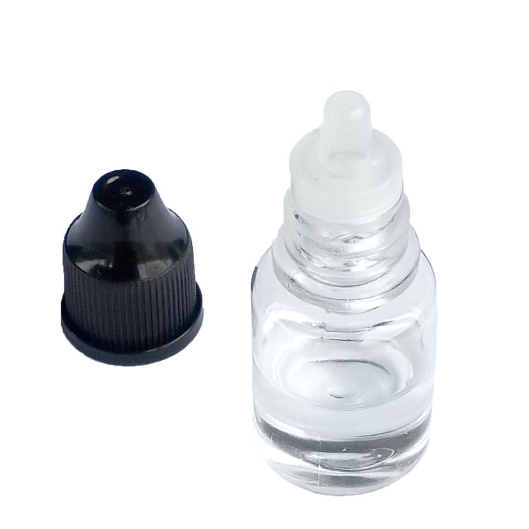 Finely dosable oil bottle for blad care