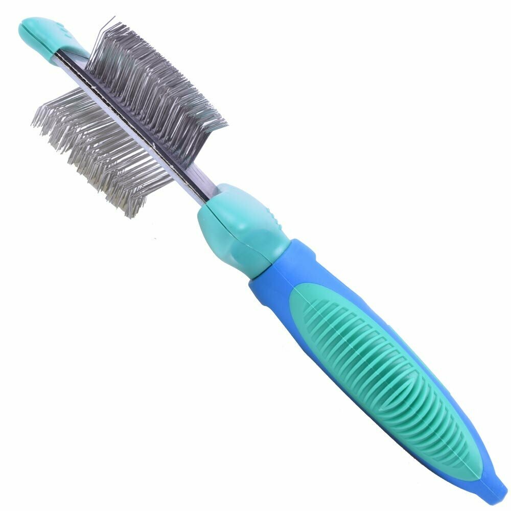 Extra soft dog brush which adapts to the dog's body and gently and optimally maintains it