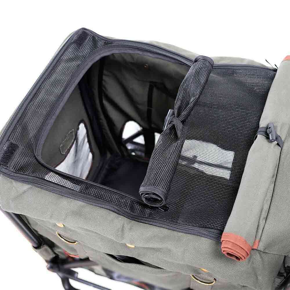 Dog stroller with ventilation grille and sunroof