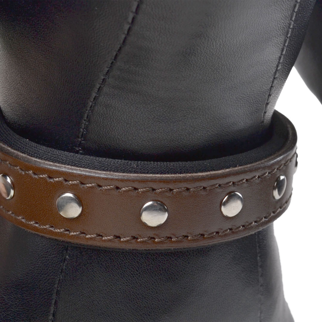 Lined rivet collar in brown leather