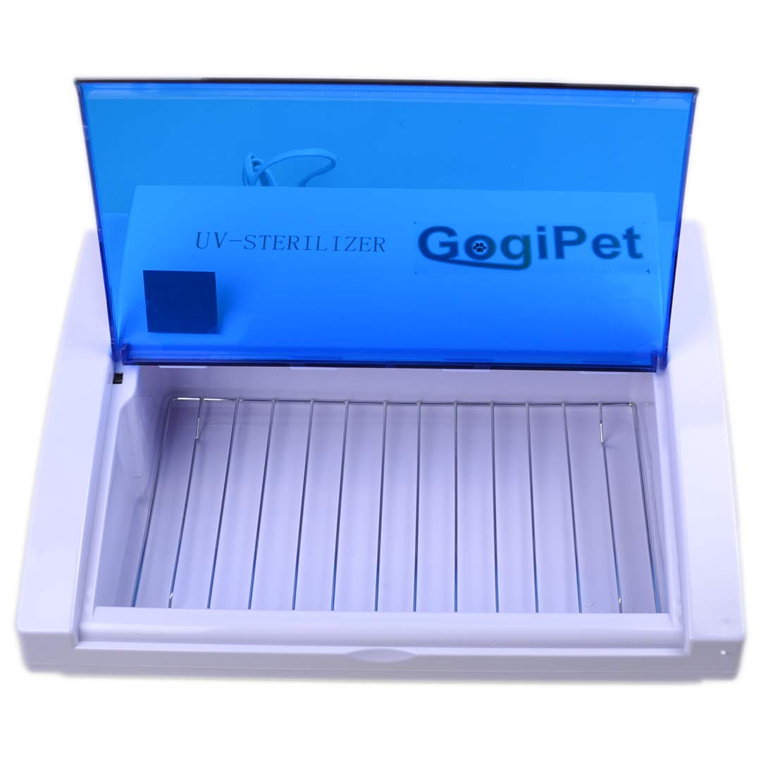 Spacious steriliser for clippers and pet care products