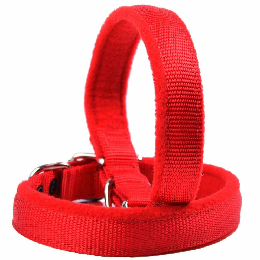 Very robust and cuddly soft dog collar made of red Super Premium fabric with fluffy padding