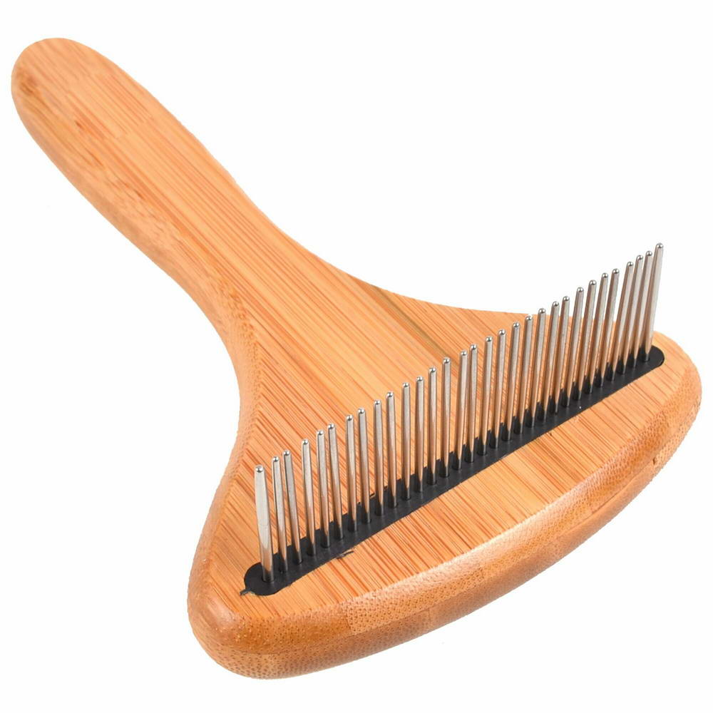 Wooden dog comb made of bamboo