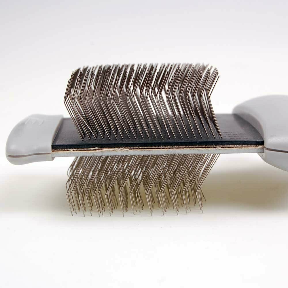 Dog brush - dark side against dirt and tangles- bright side of the skin and fine care