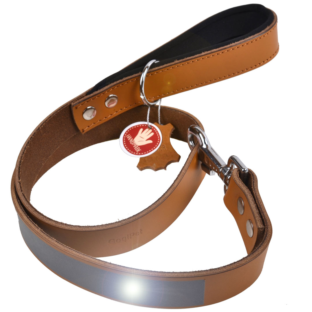 Handmade reflective dog leash from GogiPet® with soft handle
