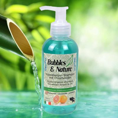 Chlorhexidine dog shampoo - hypoallergenic by Bubbles & Nature